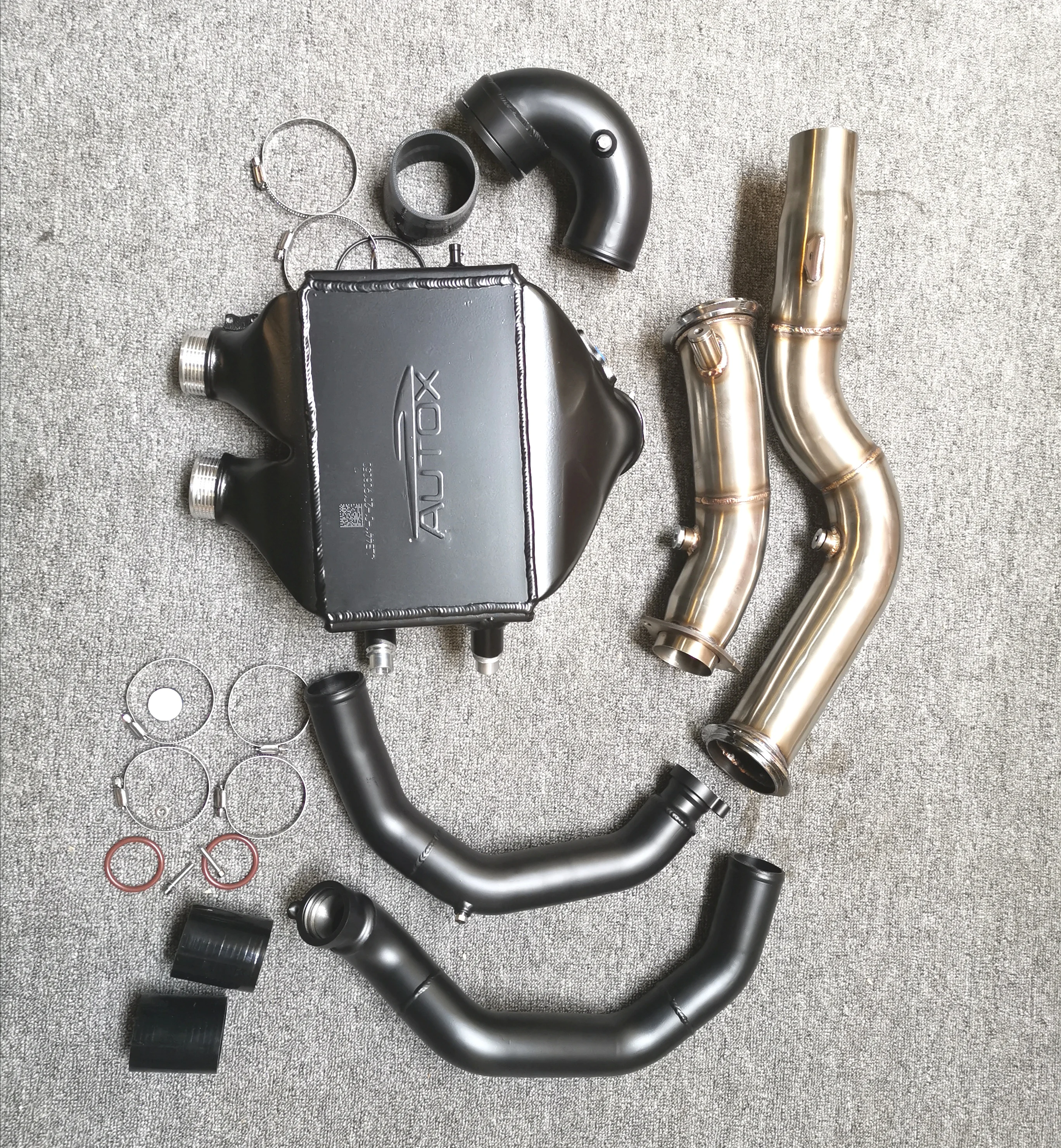BMW F80 M3 F82 M4 アクラポビッチ ダウンパイプとミラー - メルカリ