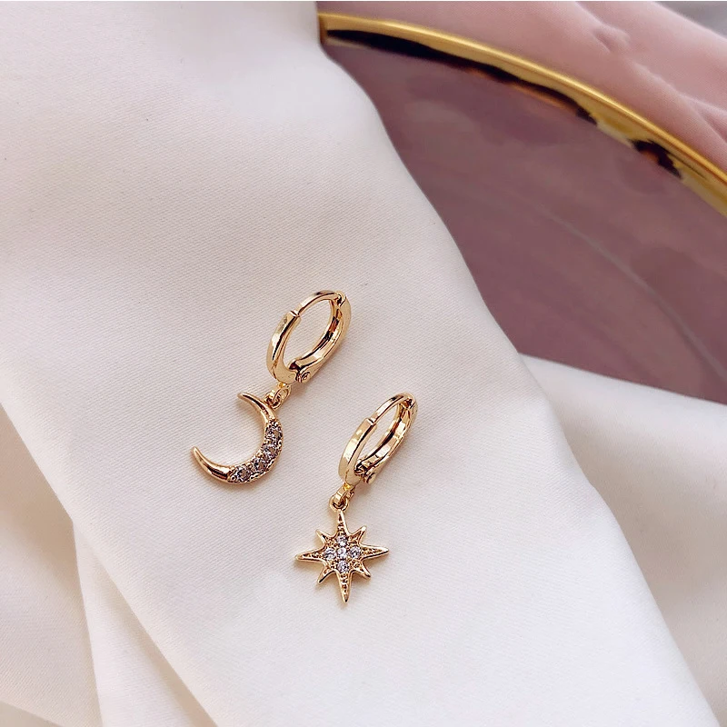Pendientes de aro asimétricos para mujer y niña, Plata de Ley 925, Circonia cúbica brillante, luna y estrella, Color dorado y plateado, joyería para fiesta, regalos S-E1360