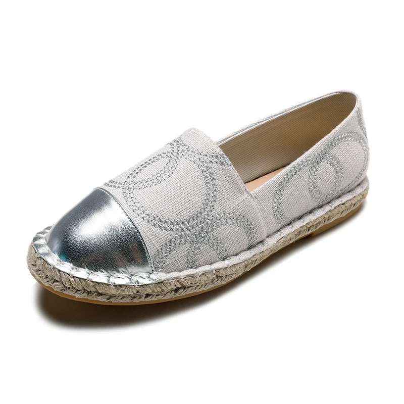 Новая модная женская обувь на плоской подошве; коллекция года; лоферы в национальном стиле; удобная женская обувь без застежки в полоску с круглым носком; zapatos mujer - Цвет: white Silver