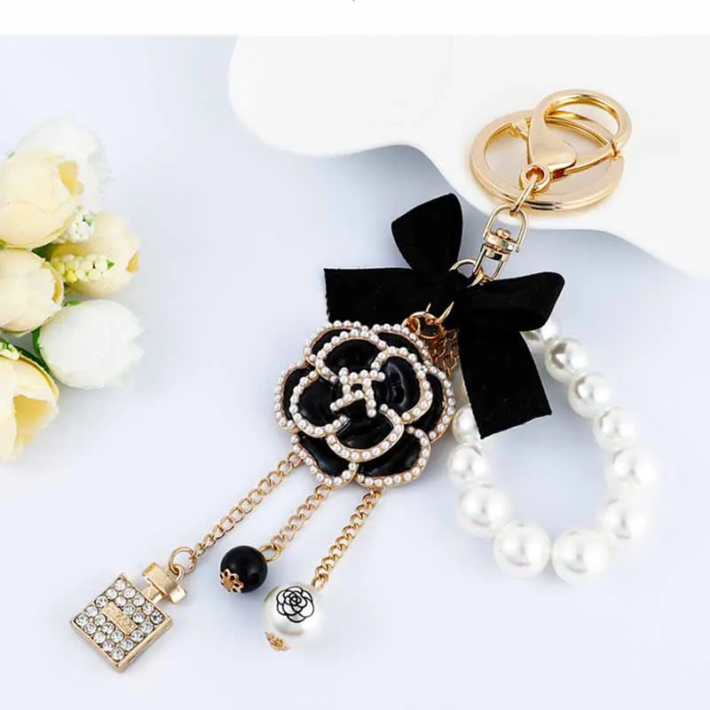2021 Luxury Black Camellia Flower Bow Keychain Rhinestone Lock Umbrella Pendant Car Key Chain  Pendant For Bag