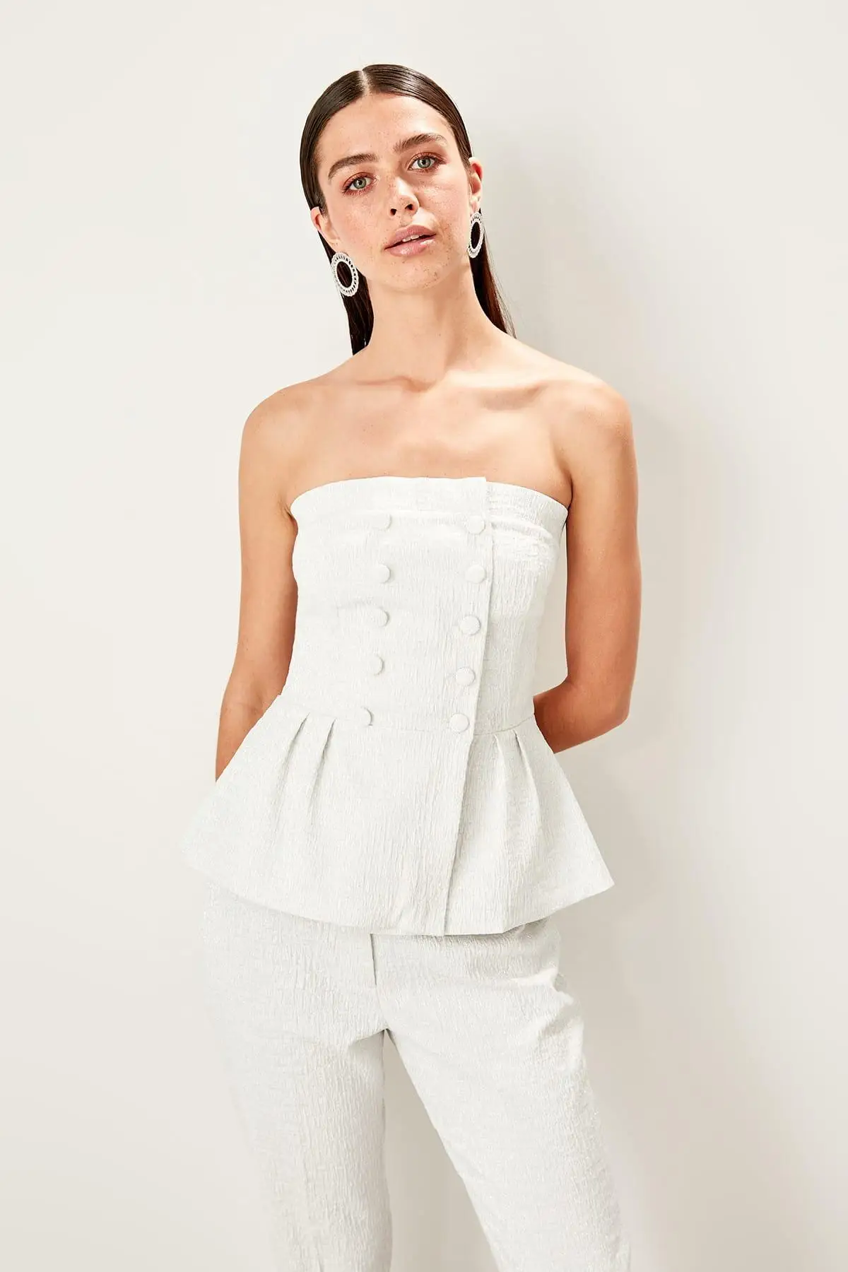 

Trendyol Ecru Silvery Peplum Bluz TPRSS19FZ0312