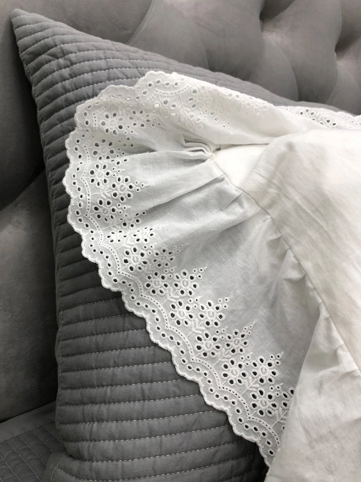 2pcs New White Lace Ruffle Pillow Case European Style Elegant