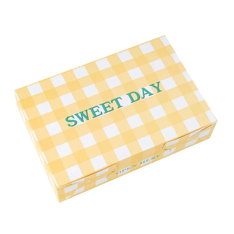 

15pcs Hot INS Style Yellow Plaid Sweet Candy Box Snow Flakes Yolk Cake Nougat Packaging Box DIY Dessert Gift Paper Box 21x14x5cm