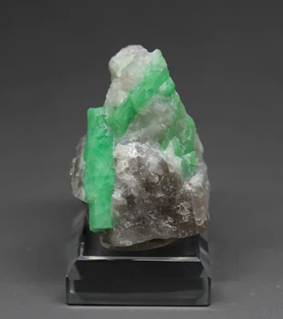 

40g Natural gem-grade green emerald mineral crystal specimens stones and crystals quartz crystals from china