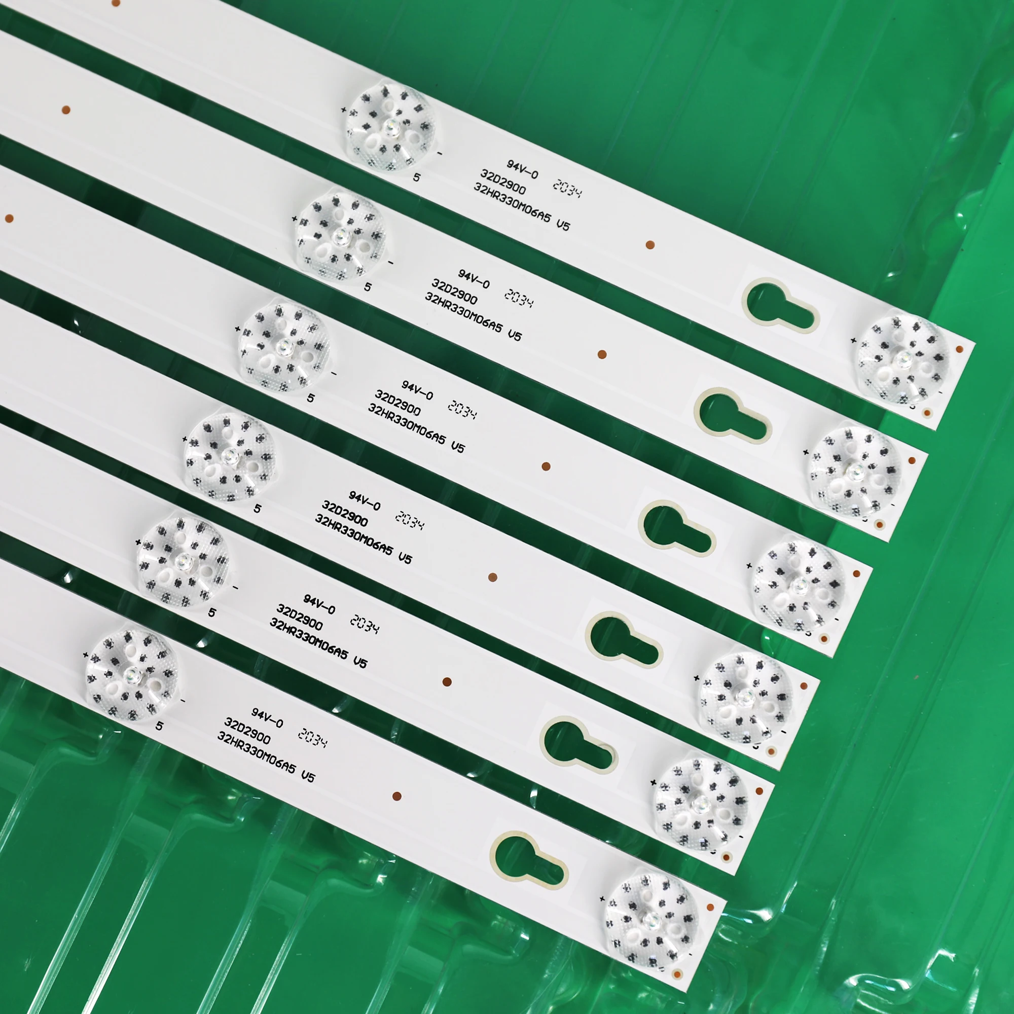 Фото Новая светодиодная лента для подсветки 50 шт./лот для Thomson 32HB5426 LVW320CS0T Toshiba TCL 32L2600 32L2800 32L2900 L32S4900S 32D2900 32D100 №3