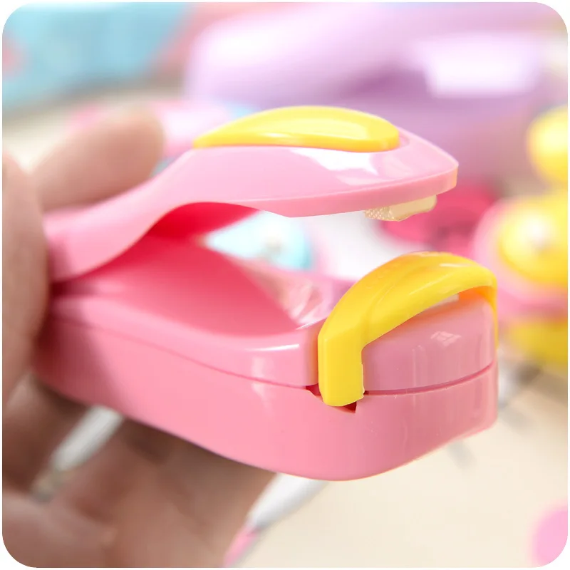 Portable Mini Heat Welder Pulse Sealing Machine Food Keep Fresh Plastic Bag Sealing Machine Plastic Bag Kitchen Tool 1PC
