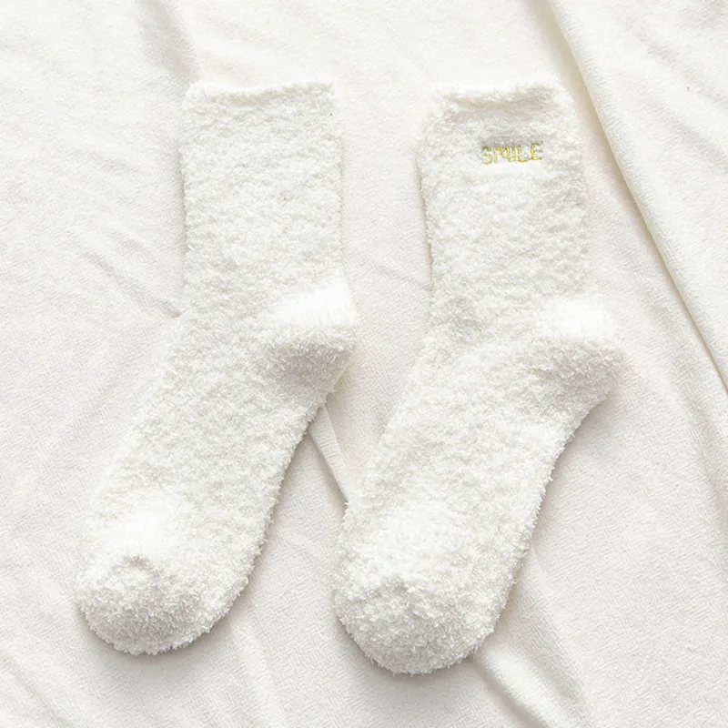 1 пара, зимние женские теплые мягкие носки с надписью и смайликами коралловые бархатные носки для девочек повседневные пушистые домашние носки-Тапочки