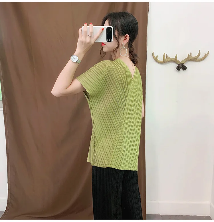 Miyake плиссированная футболка модная Новая летняя футболка с коротким рукавом топы с v-образным вырезом повседневные Асимметричные женские рубашки размера плюс