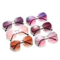 2021 New Fashion Simple Boundless Diamond Sunglasses Unisex  Round Oversized Rimless Glasses Retro Pink Gradient Sun Glasses 3
