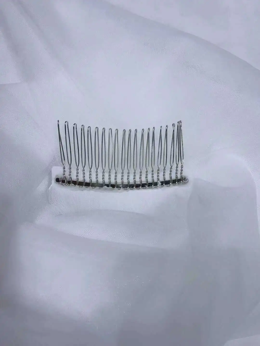 2022 Short White Bridal Veils With Comb Double Layer Lace Flower Appliques Edge Pearls Bride Veil For Wedding Dress Good Quality