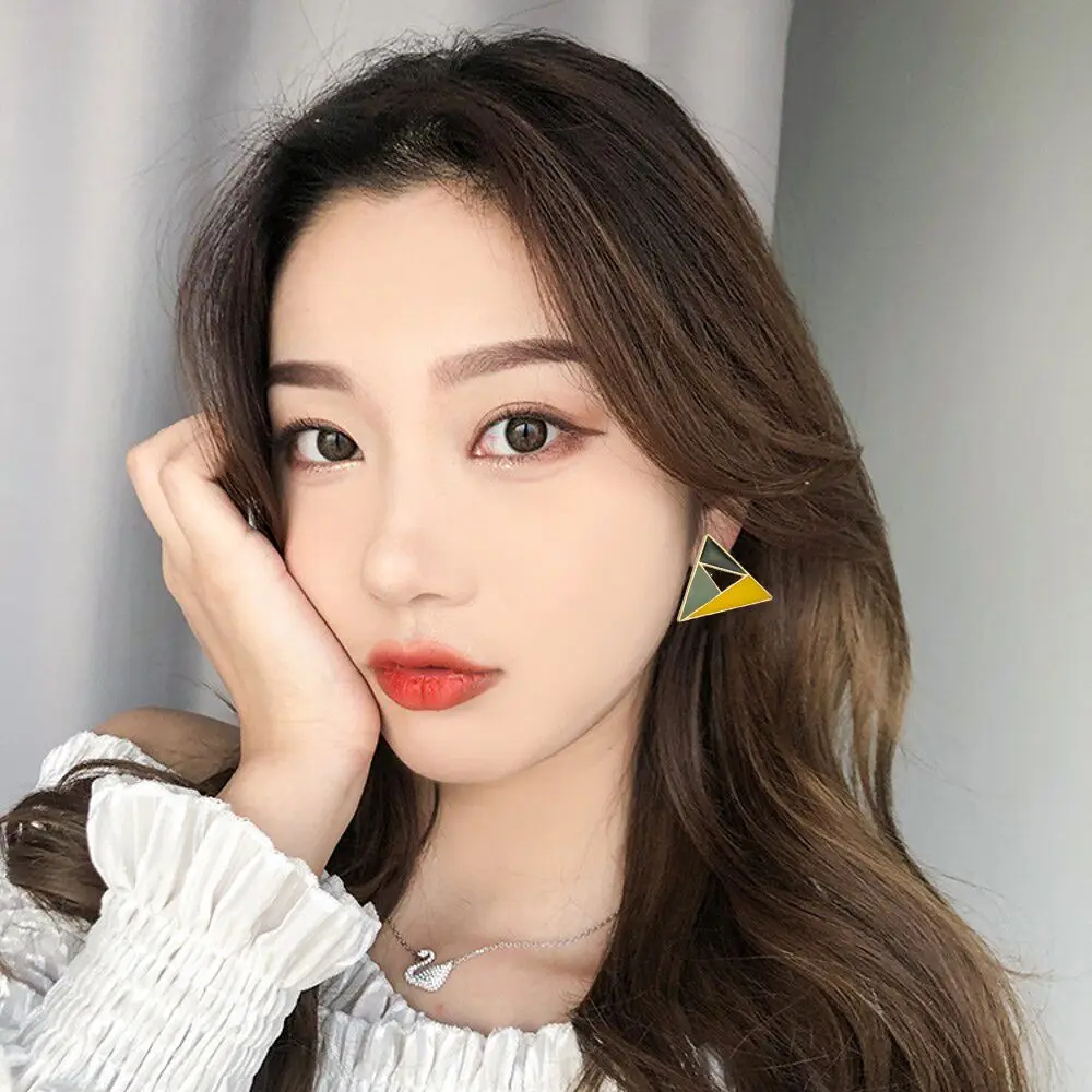 Новое поступление 2019 геометрические серьги MESTLO разноцветные полимерные полые