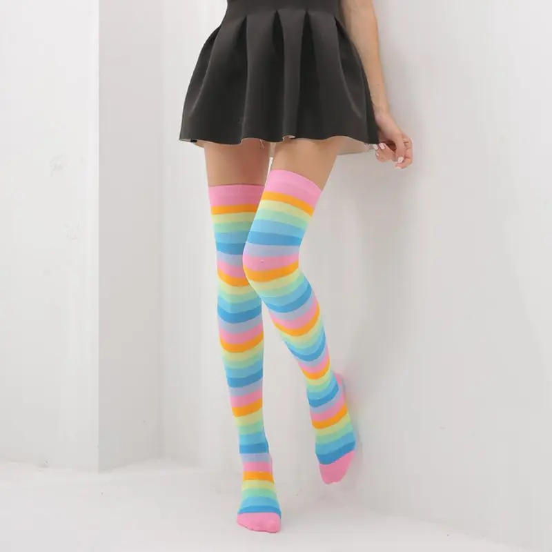 Длинные носки выше колена в разноцветную радужную полоску для женщин и девочек; костюм для косплея на Хеллоуин; вязаные Стрейчевые гольфы