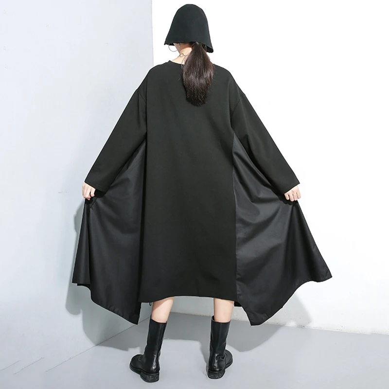 [EAM] женское черное асимметричное платье большого размера с разрезом, новинка, круглый вырез, длинный рукав, свободный крой, Мода весна-осень, 1H143