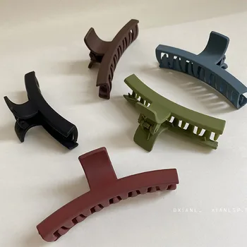 

Fashion Geometric Hair Claw Metal Hair Clip Chuck Large Balls Shark Catch Female The Head Back