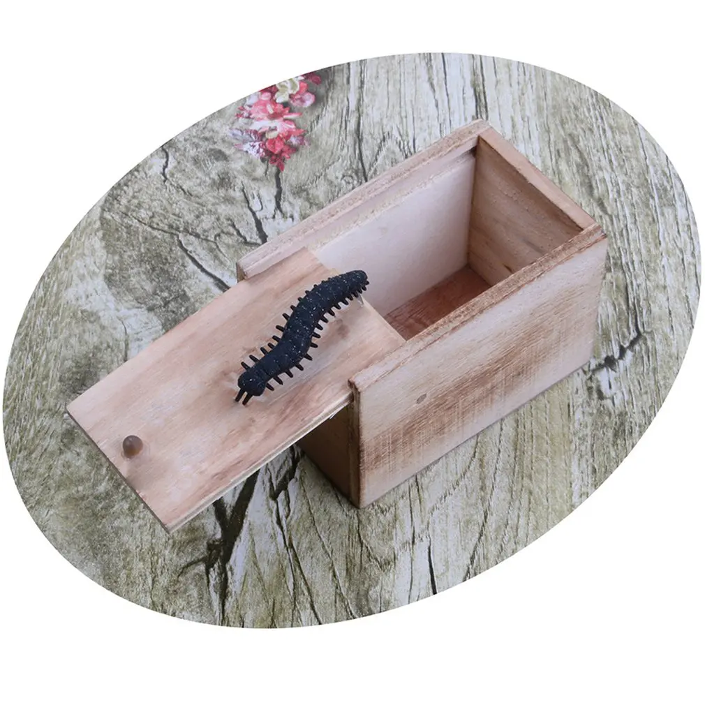 Spoof Funny Scare Small Wooden Box Destined For Life Of Laughter Jumping Out Creepy Swing Rubber Worm