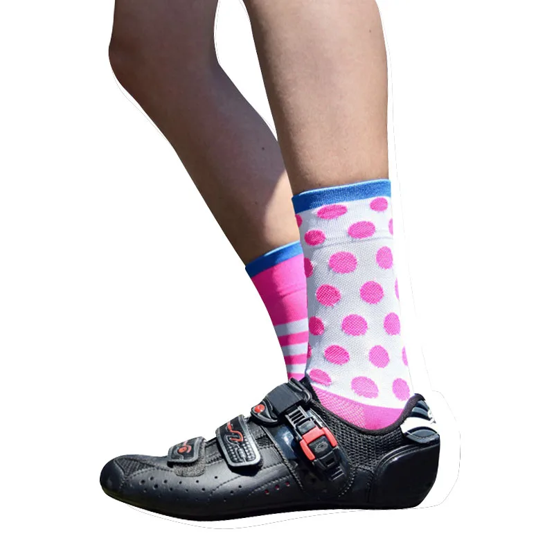 

2 Pairs/lots New Professional Sport Socks Protect Feet Breathable Wicking Outdoor Dots Stripes Nylon Personality Sock
