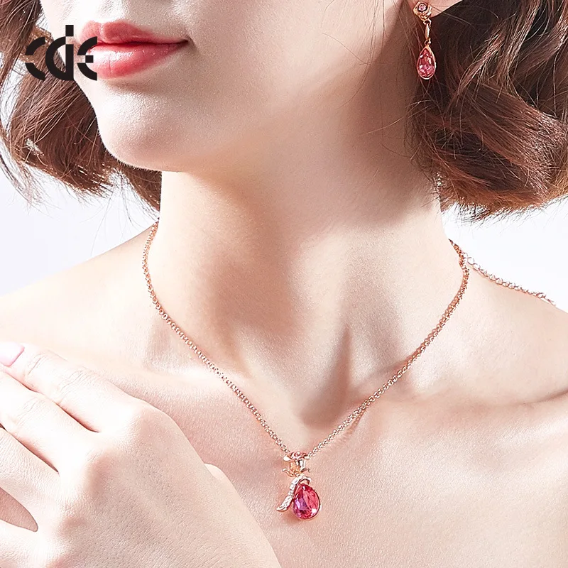 Ожерелье Warme Farben с кристаллами Swarovski для женщин, европейская Роза, Хрустальная подвеска, ожерелье, хорошее ювелирное изделие, колье