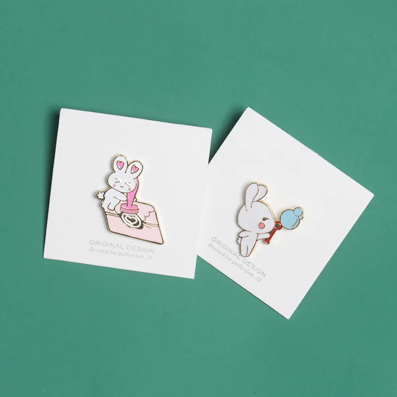 

Cartoon Badges Cute Blowing Bubbles Rabbit Brooches for Women Envelope Heart Stamping Rabbit Enamel Pin Backpack Accessories