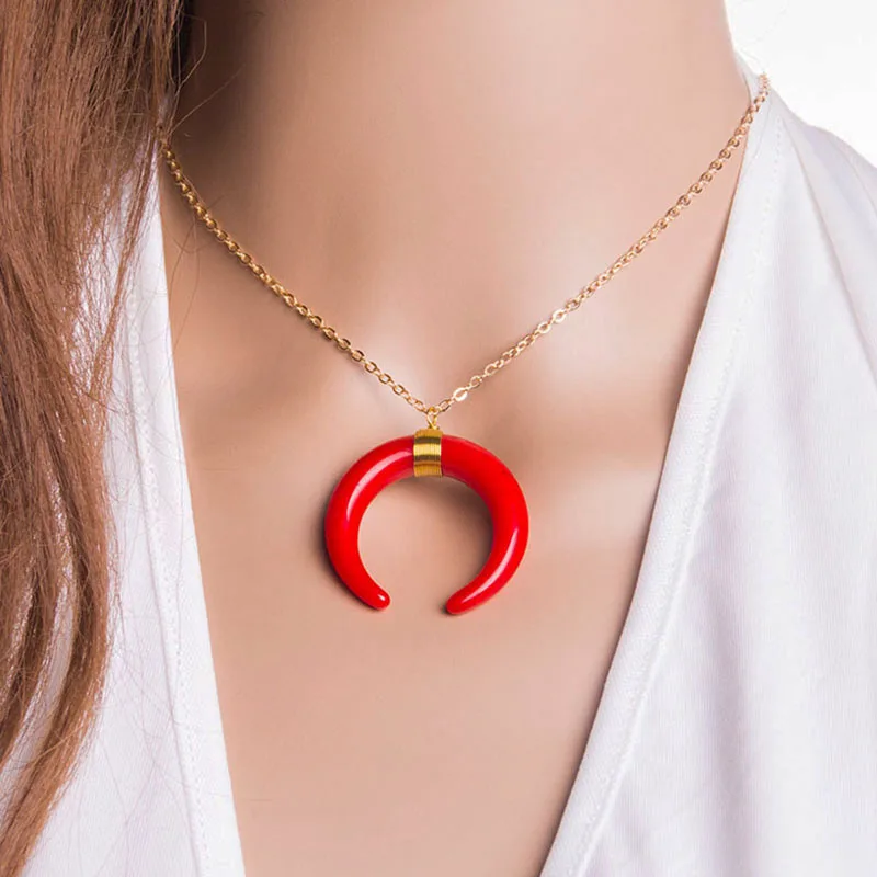 

Trendy Creative Colorful Resin Acrylic Ox Horn Crescent Moon Pendant Necklaces Women Vintage Jewelry Clavicle Necklace YN899