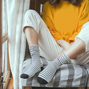 

1Pair New Autumn Cute Striped Socks Women'S Fashion Harajuku Candy Color Socks Cotton Thick Section Warm Long Section