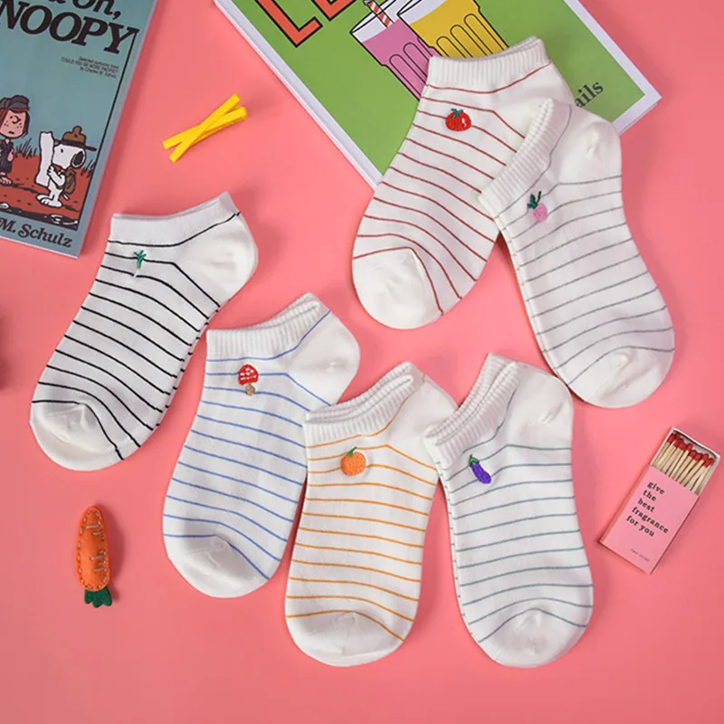 

New Lovely Socks Women Stripes Sock Cartoon Personality Embroidery Socks Easy Matching White Tide Socks For Girls