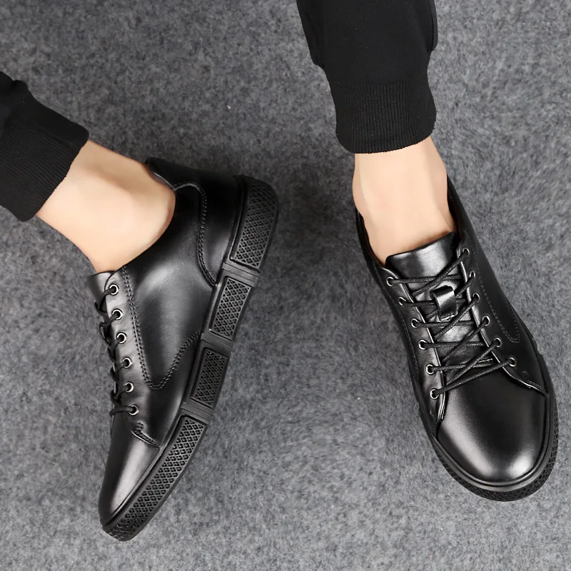 

2018 Pure Black Skateboard Shoes Men's Full-grain Leather Soft Bottom Anti-slip Sports Casual England Trend Simple Versatile Bla