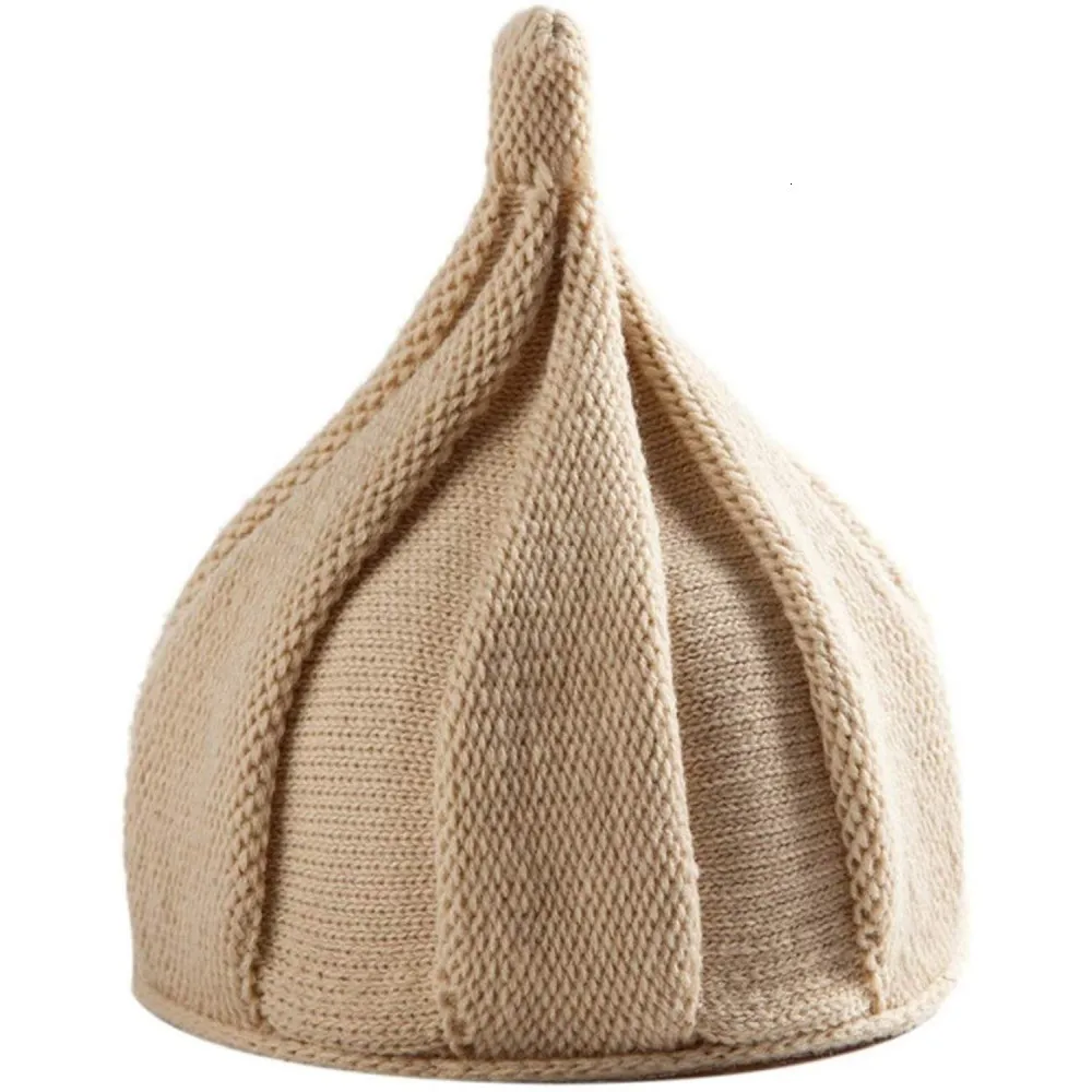 Aa earflap hat. Румынская скуфья. System files negro in hat. Остроконечная шапка. Фетровая шляпа ведьмы.