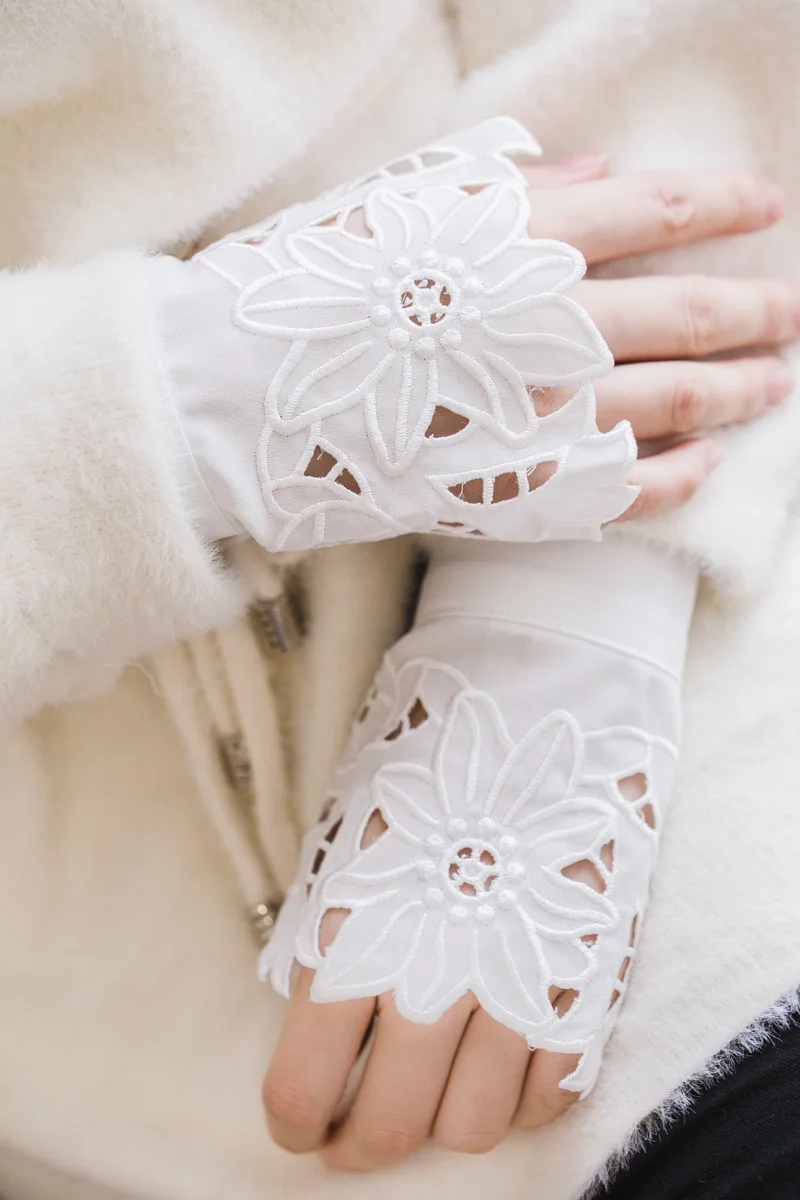 11644735967_1652439521