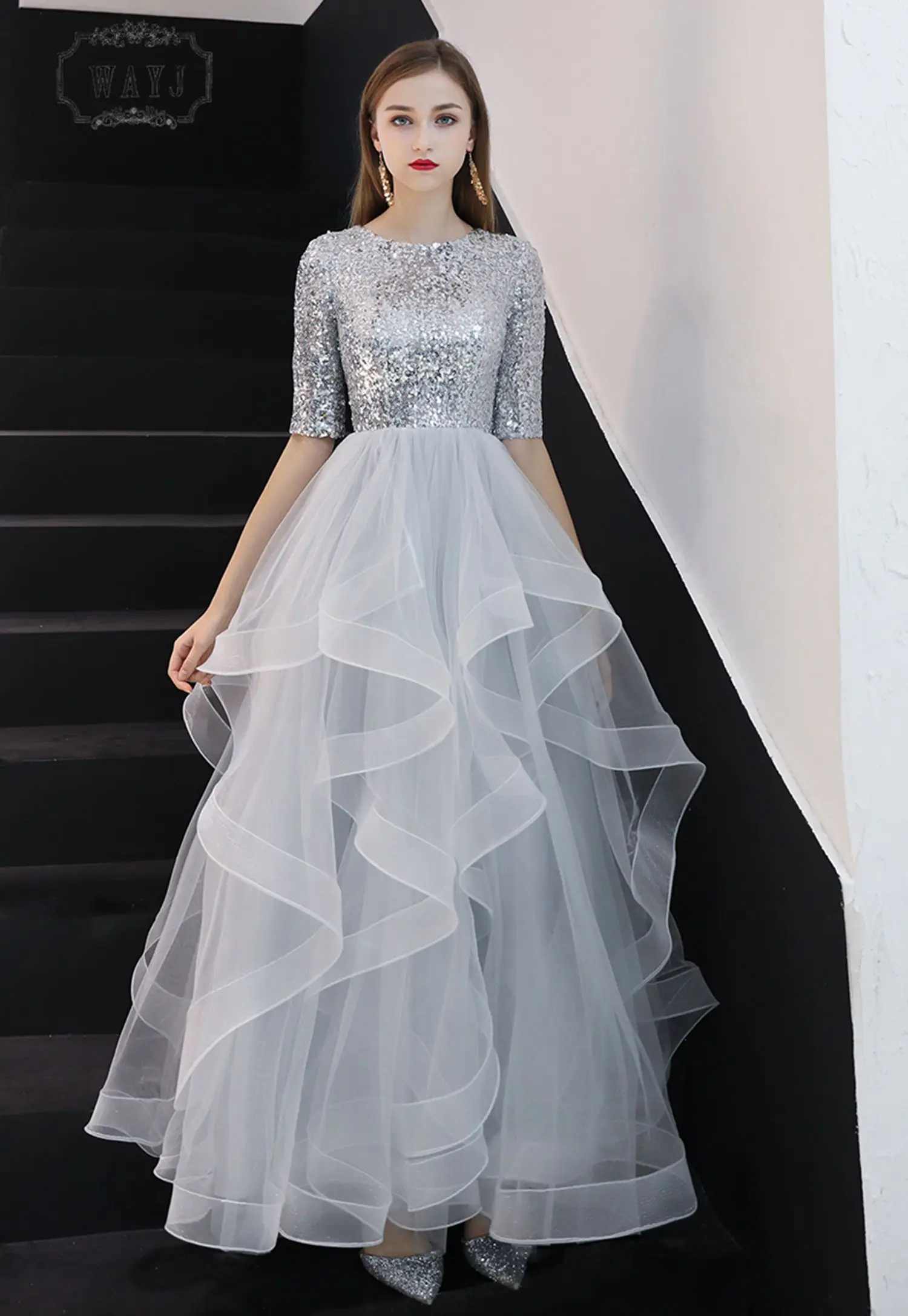 New Arrive Silver Sequins Evening Dress Backless Half Sleeve Womens Formal Gown A-Line O-neck Princess Evening Gown