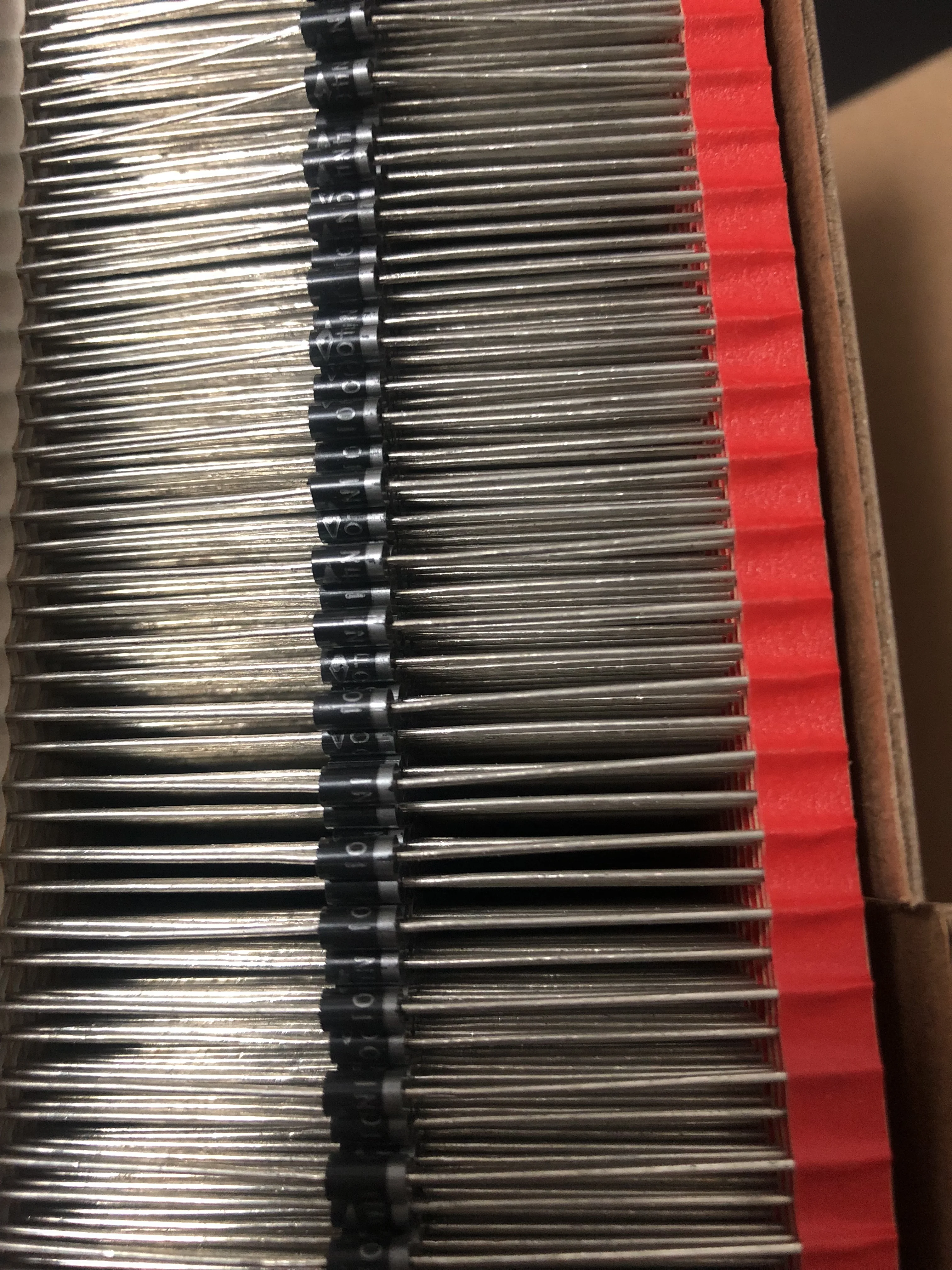 200pcs/lot rectifier diode 1N4001 IN4001 1A/50V directly inserted do-41 | Электронные компоненты и принадлежности