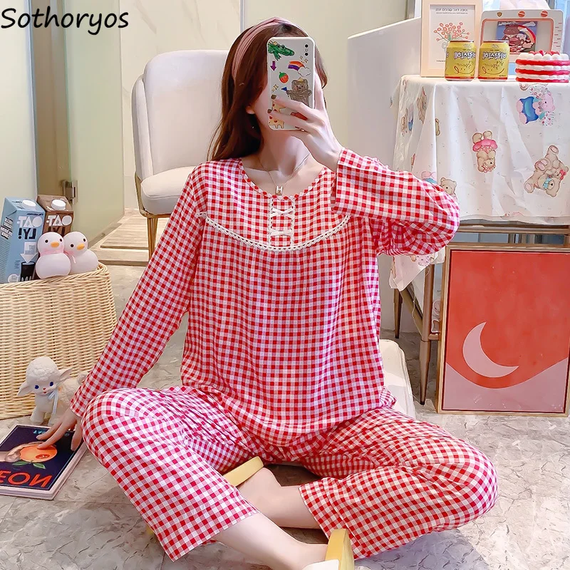 

Женский пижамный комплект с длинным рукавом и круглым вырезом