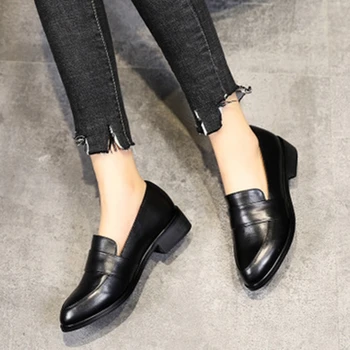 

2019 spring new pointed thick with single shoes British wind Loafers female matte patent leather shoes.
