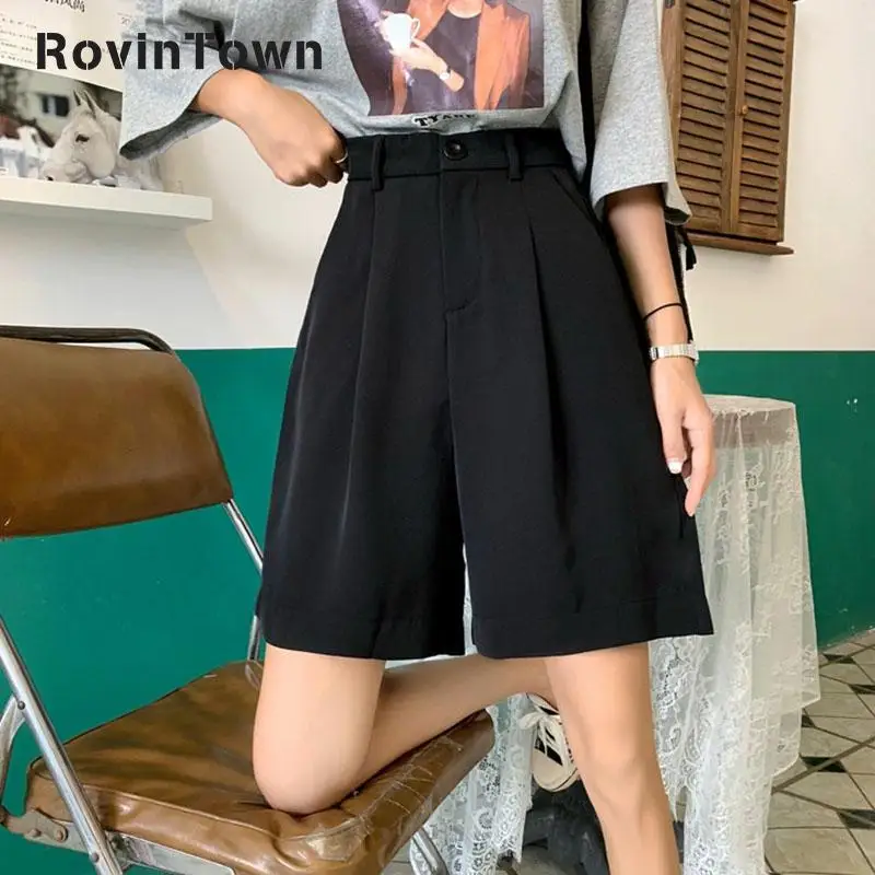black loose shorts