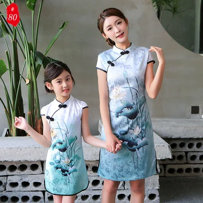 Платья для мамы и дочки; Cheongsam; одинаковые комплекты для семьи; мама и дочь; Qipao; одежда для всей семьи; платье с цветочным принтом - Цвет: as picture
