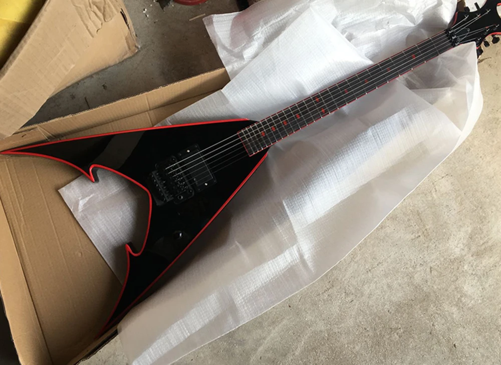 BlackVShapedElectricGuitarwithTremoloRosewoodFretboardwith24