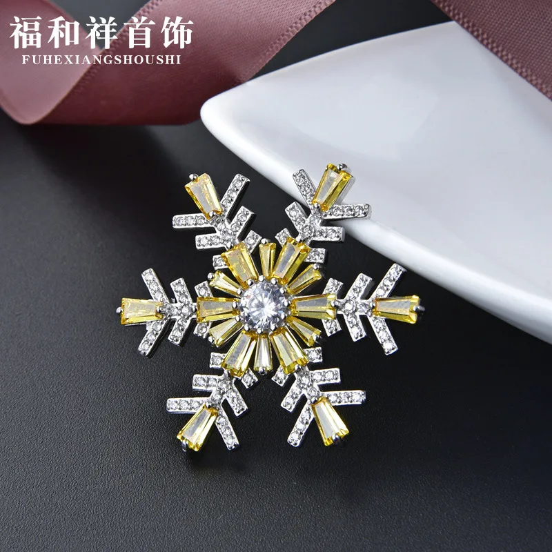 

Korean-style Women's Jewelry 925 Sterling Zircon Brooch Fashion Popular Snowflake Accessories Pendant