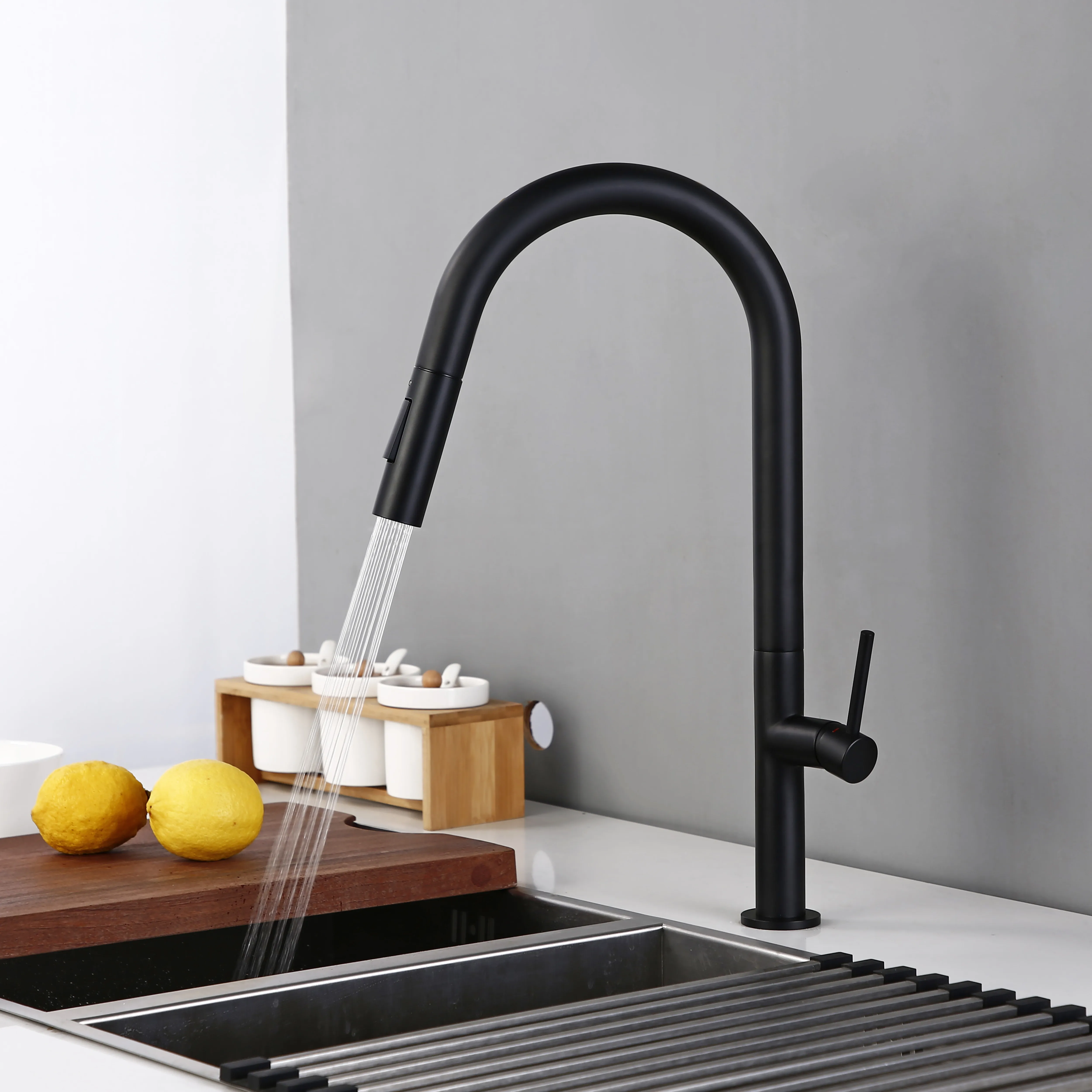 Brass Pull Out Kitchen Faucet Brushed Chrome and Black 360 degree rotation kitchen Hot and cold water Sink taps Kitchen Faucet