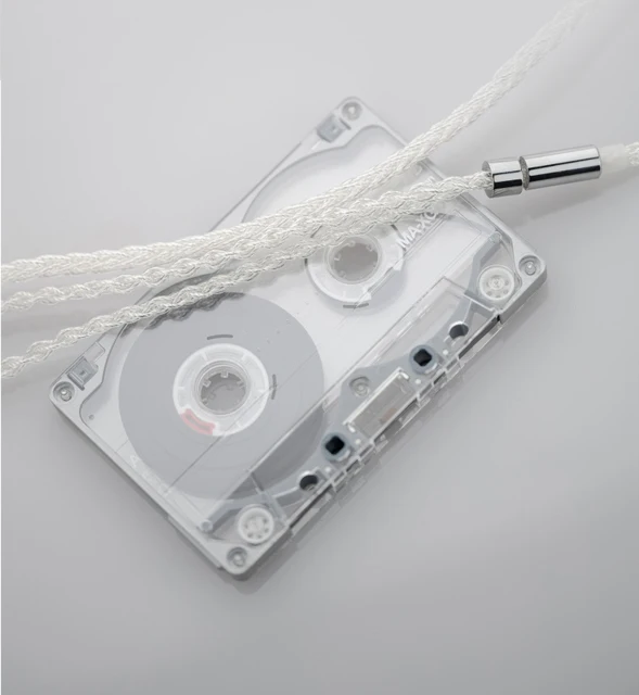 MOONDROP KATO イヤホン リケーブル可能 リケーブルでより高みに上る美しい音色。高級機を食う魔性の女