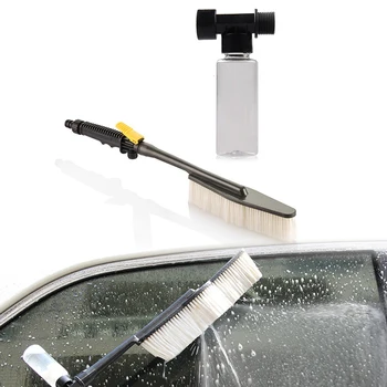 

PP Foam Bottle With Handle Spraying Water Through The Car Wash Funding Brush
