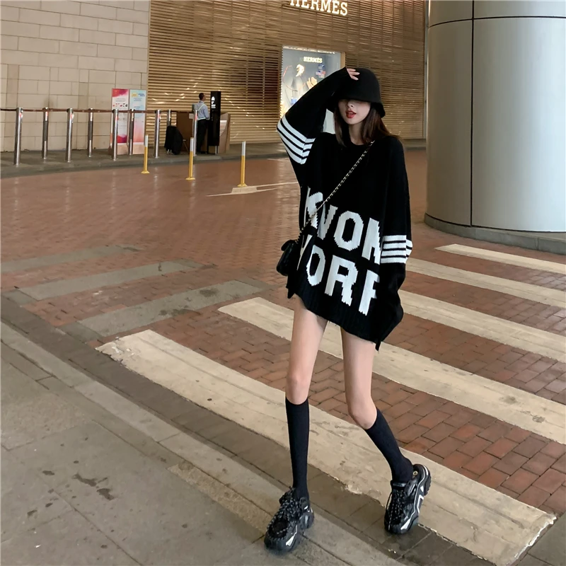 

2020 Autumn and Winter New Fashion Hong Kong Style Letters Contrasting Color Loose, Lazy and Thin Pullover Mid-length trend