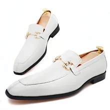 Moda marka mężczyźni skórzane buty biały czarny brązowy Horsebit mokasyny Slip on formalne męskie buty sukienka biuro ślubne obuwie