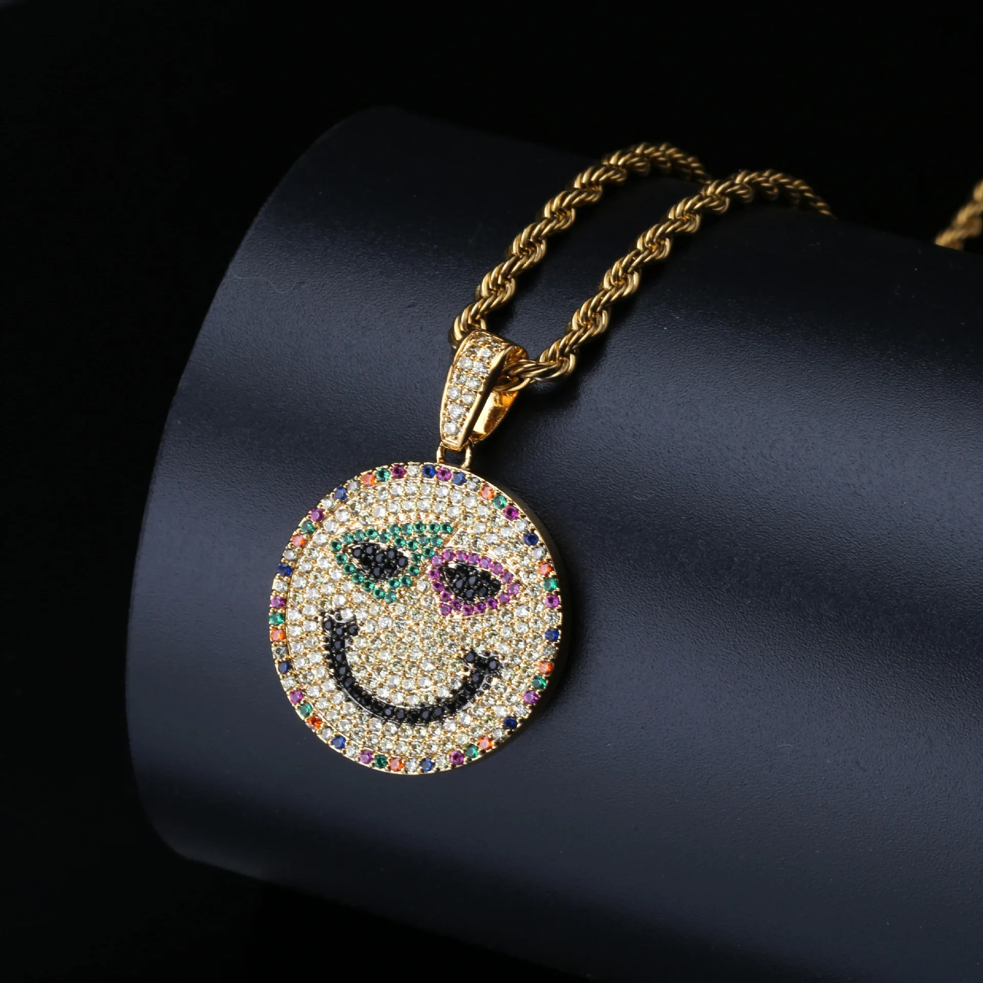 

Cross Border Platform Hot Selling Europe And America Smiley Expression Micro Pave Color Zircon Pendant Hip Hop Popular Brand Acc