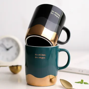 

Ceramics Coffee Mug Couple Creative with Handle Gold Coffee Mug Breakfast Simple Insulated Cute Taza Strawberry Milk XX60CM