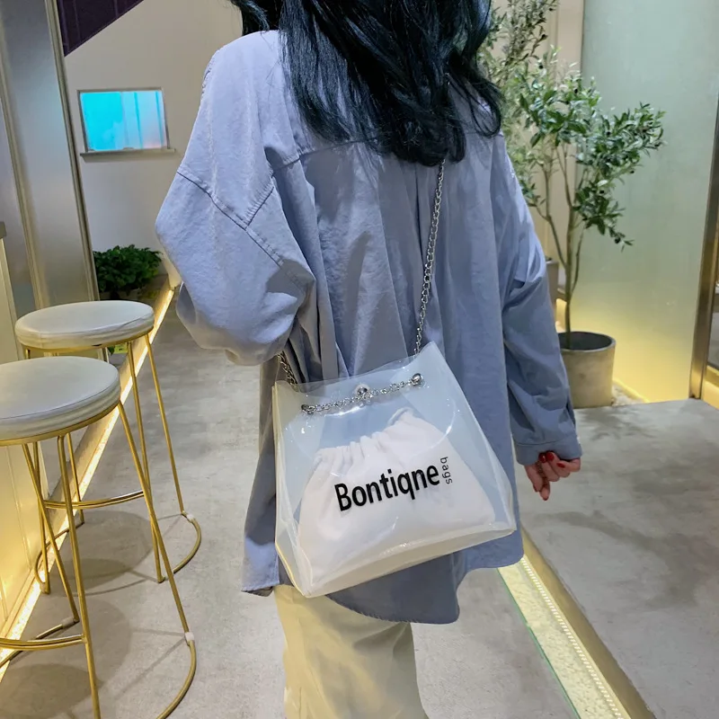 

2019 new Korean Joker Messenger bag jelly transparent bag chain shoulder bucket bag