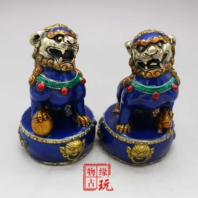 

Exquisite antique home decoration of old Cloisonne door lion