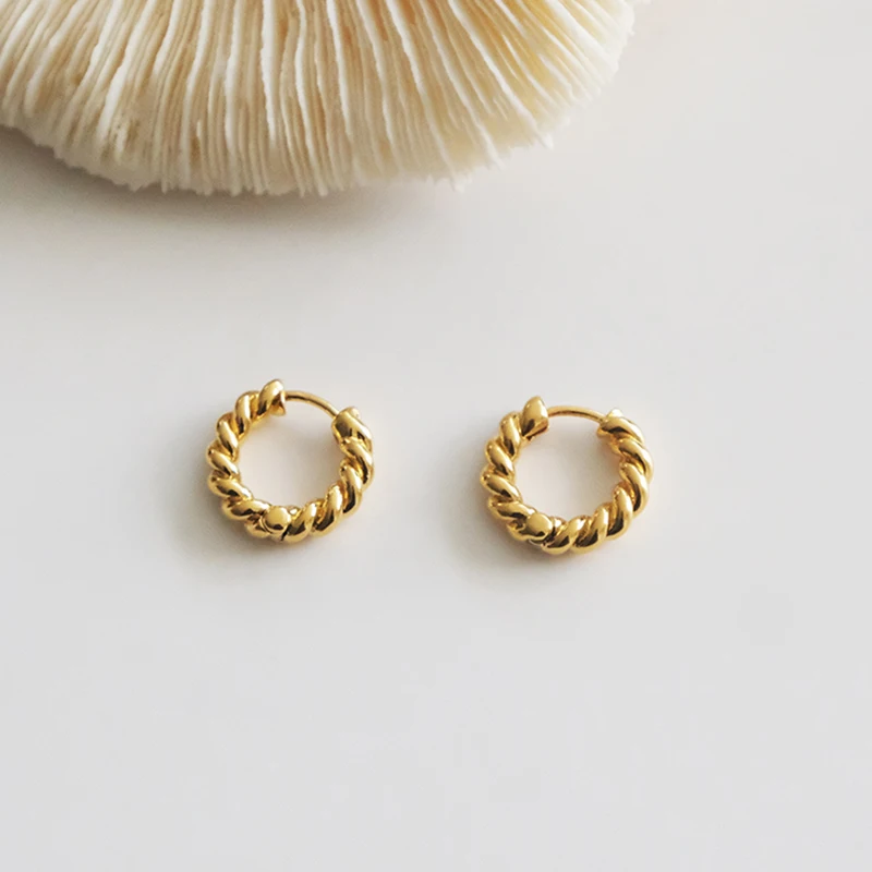 Huggie Earrings Twisted Gold Minimalist Dainty Woman Chic Perisbox 17mm for Gifts Tiny