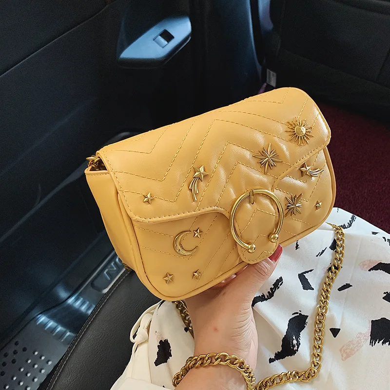 

2019 new fashion shoulder slung texture small chain saddle bag