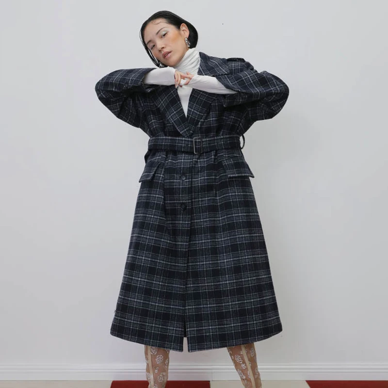TWOTWINSTYLE корейское клетчатое шерстяное пальто на шнуровке для женщин, v-образный вырез, длинный рукав, высокая талия, с поясом, женские пальто, осенняя одежда, Новинка