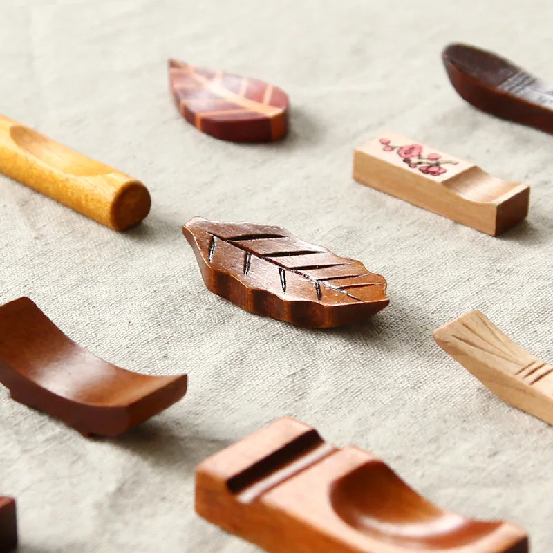 

Multi Styles 1PC Cute Japanese Wooden Chopsticks Rests Spoon Fork Knife Holder Stand Rack Kitchen Tableware Chopsticks Rest