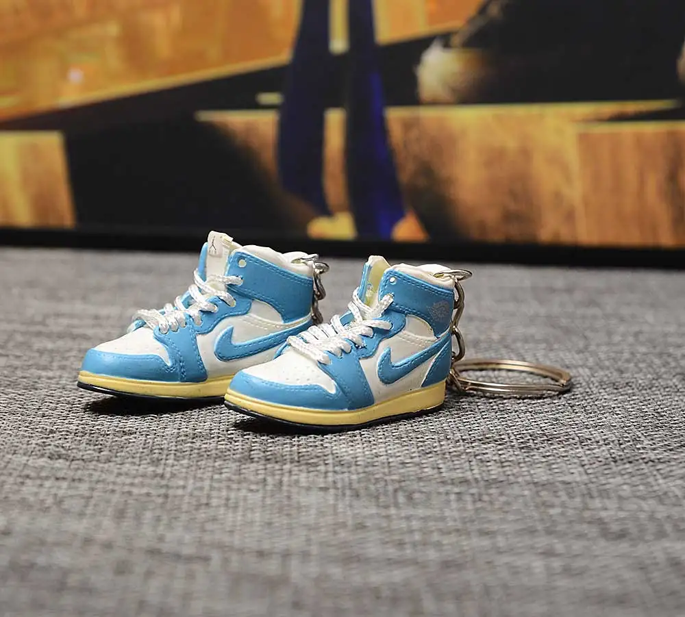 Дропшиппинг тапки обуви брелок 1 3D мини-кроссовки Bred beanned Спортивная обувь Кроссовки брелки - Цвет: a pair w metal  ring